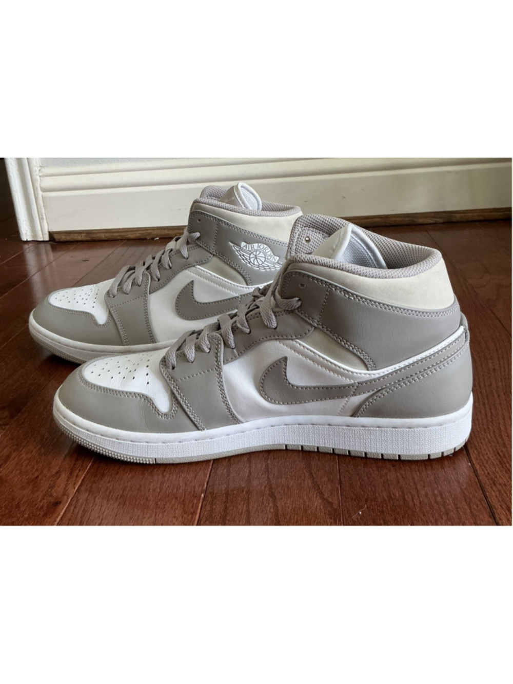 Men's Nike Air Jordan Mid Size 9.5 - Picture 6 of 7
